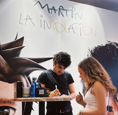 UMusic Hotels FIRMA DE “LA INSOLACIÓN” EN UMUSIC SHOP MADRID