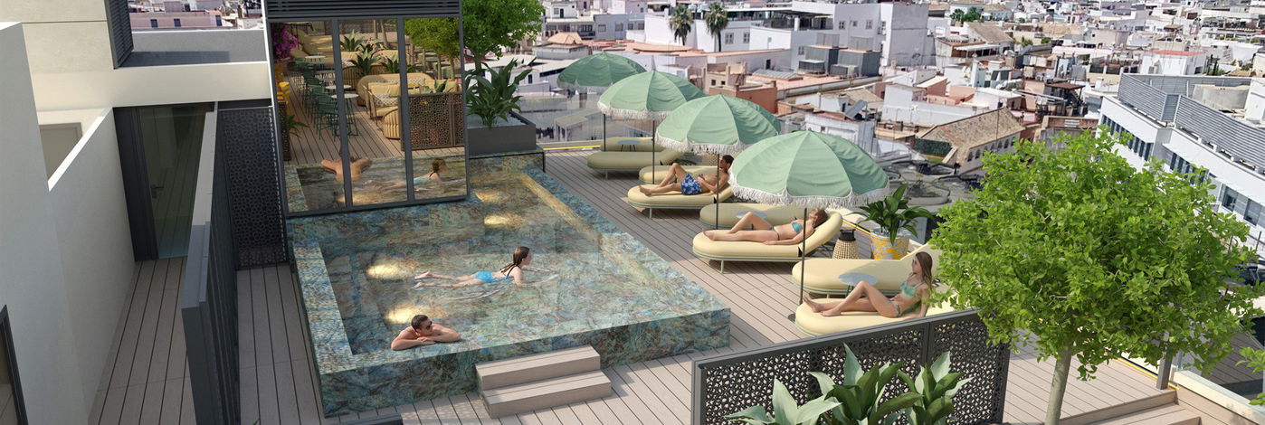 Piscina de la azotea de día con sombrillas, tumbonas y vistas al centro histórico de Sevilla