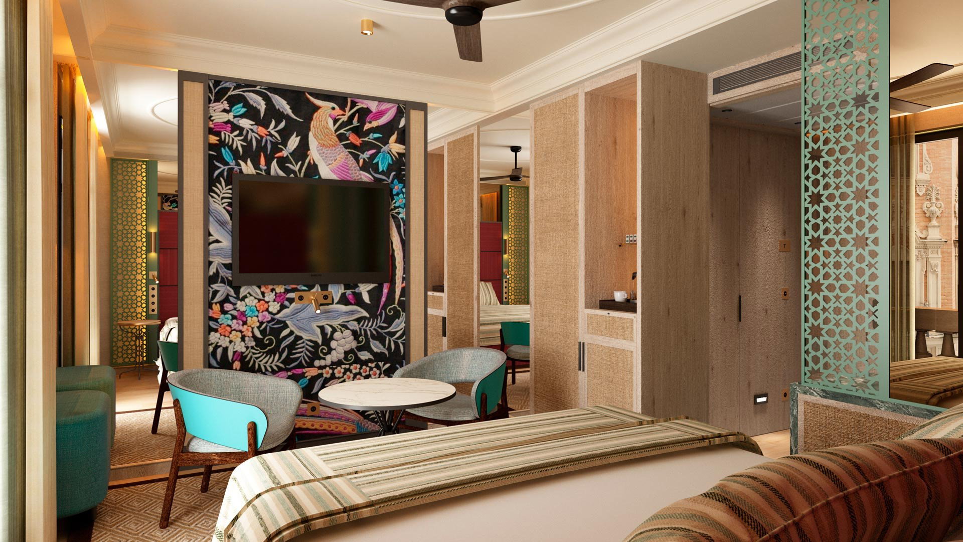 Cama de matrimonio frente a un panel con aves y flores, televisor, butacas turquesa y mesa de mármol