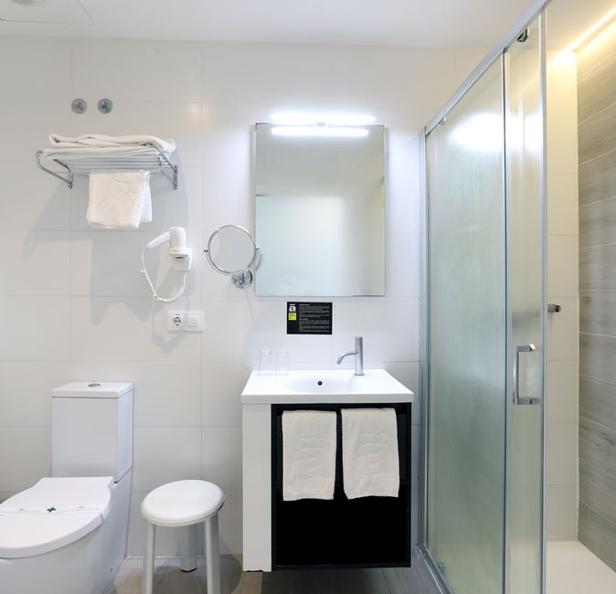 Template 7:Image from hotel