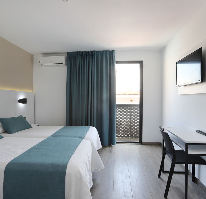 Template 7:Image from hotel