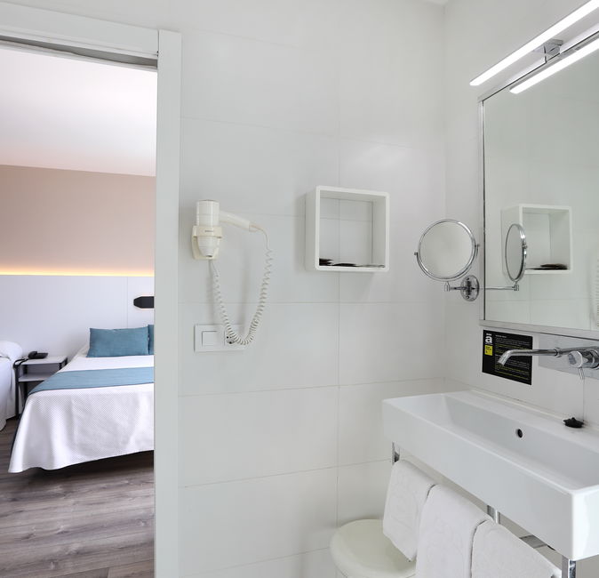 Template 7:Image from hotel