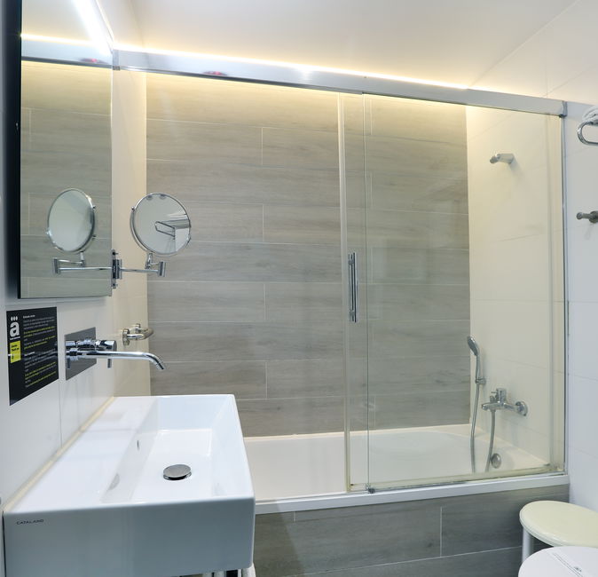 Template 7:Image from hotel