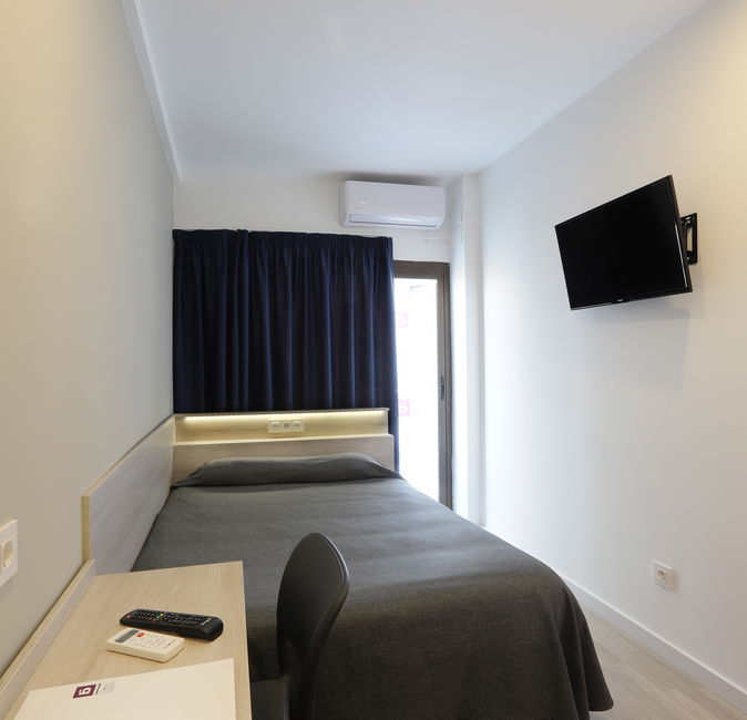 Template 7:Image from hotel