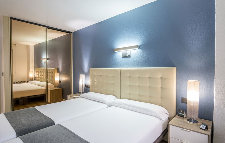 Room Apartamento image