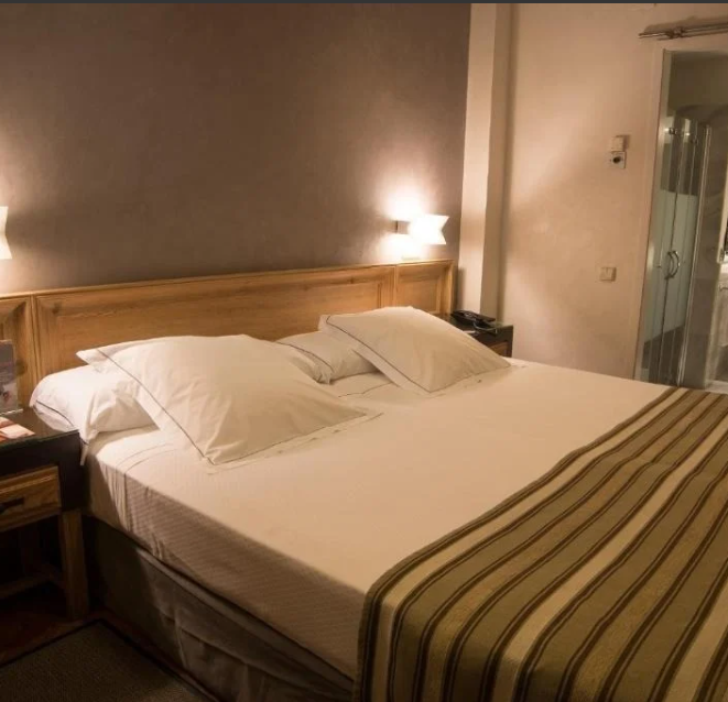 Template 7:Image from hotel