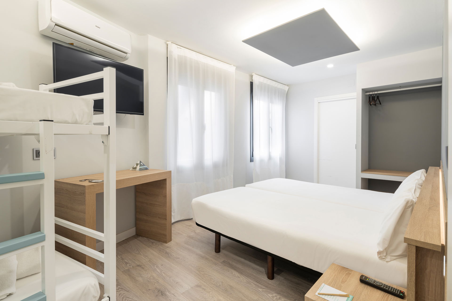 Room Cama en habitación compartida de 6 camas image