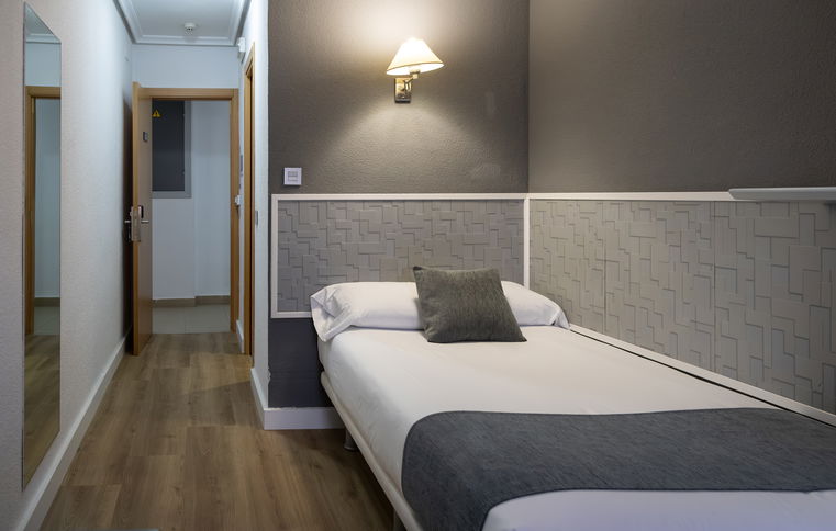Room Habitación Individual image