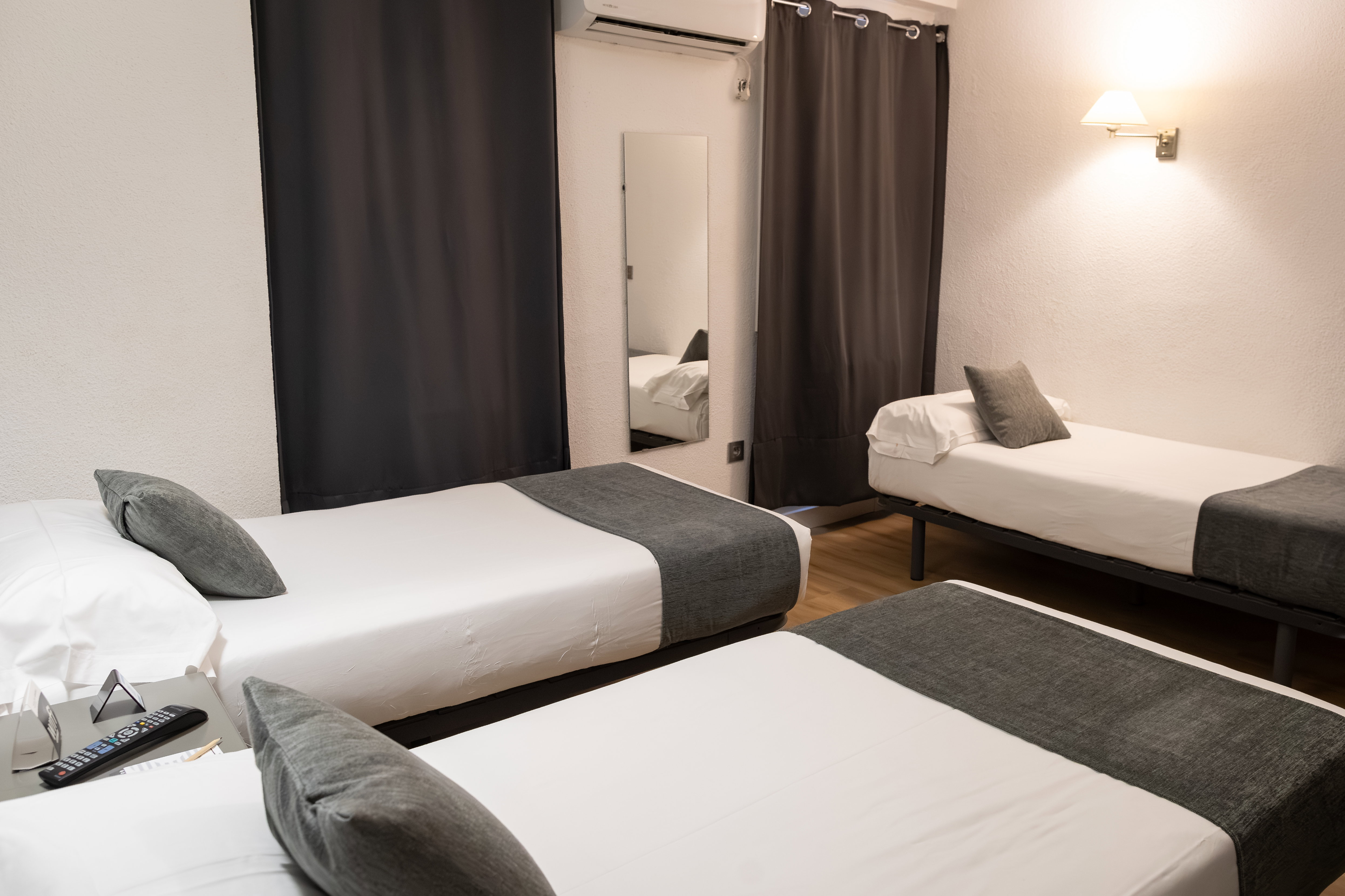 Room Habitación Individual image