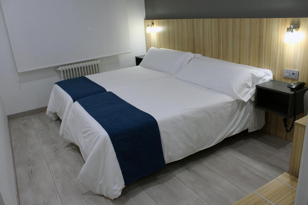 Room Habitación Individual image