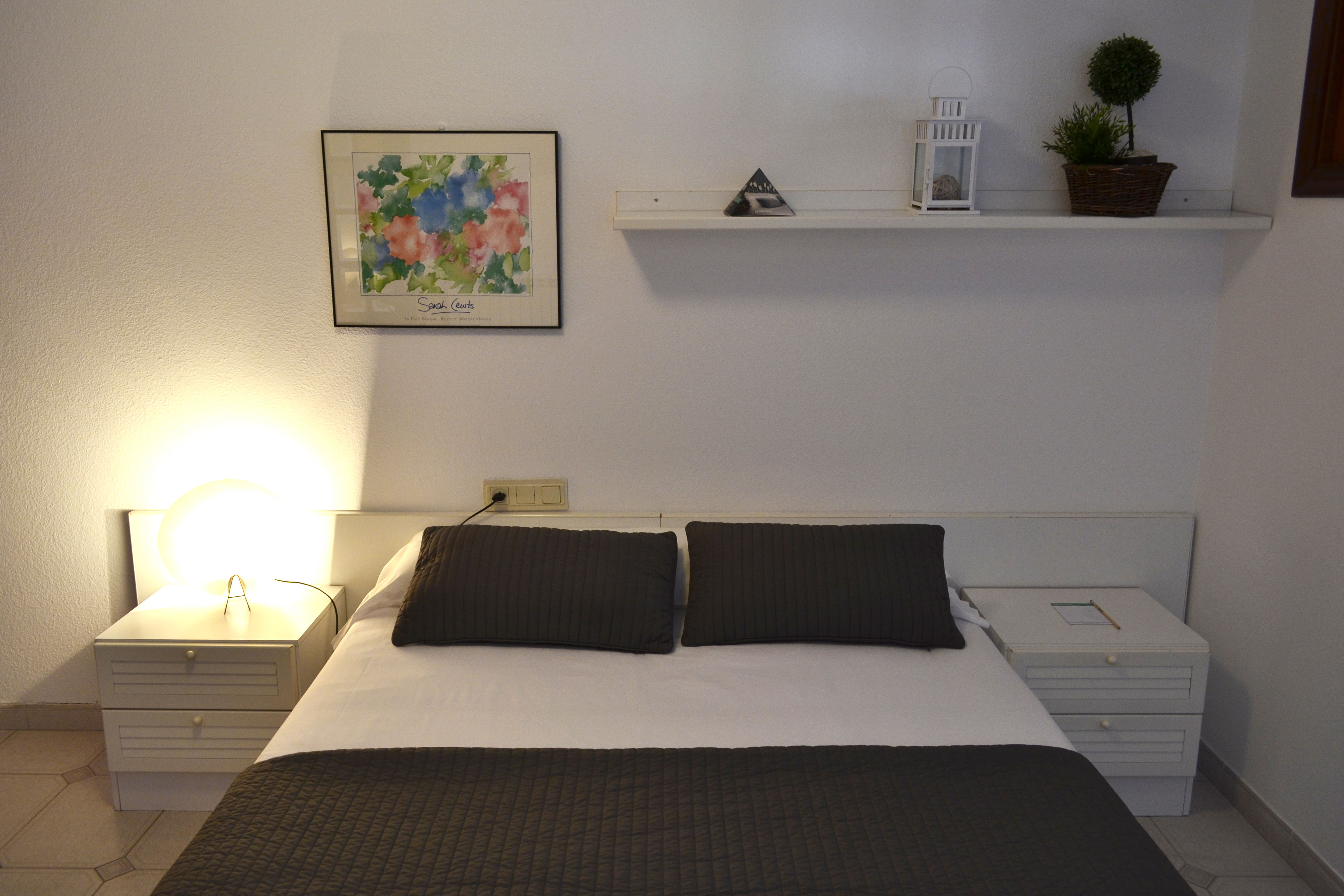 Room Estudio Económico image