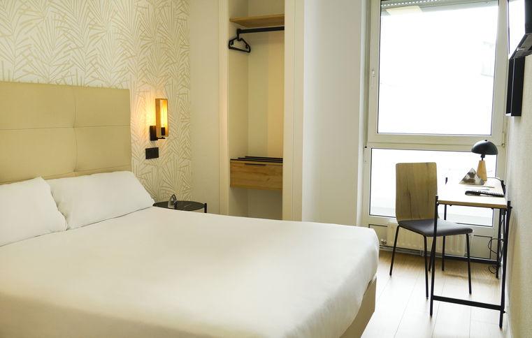 Room Habitación Individual Amplia image