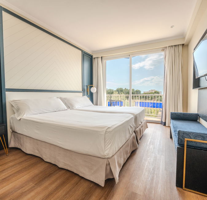 Template 7:Image from hotel