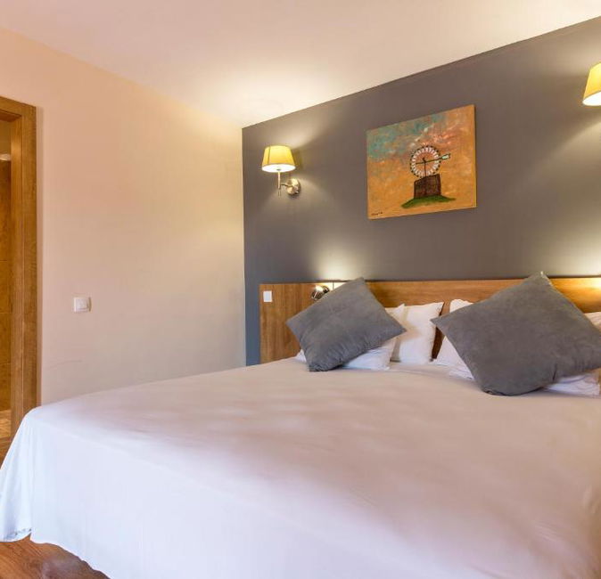 Template 7:Image from hotel